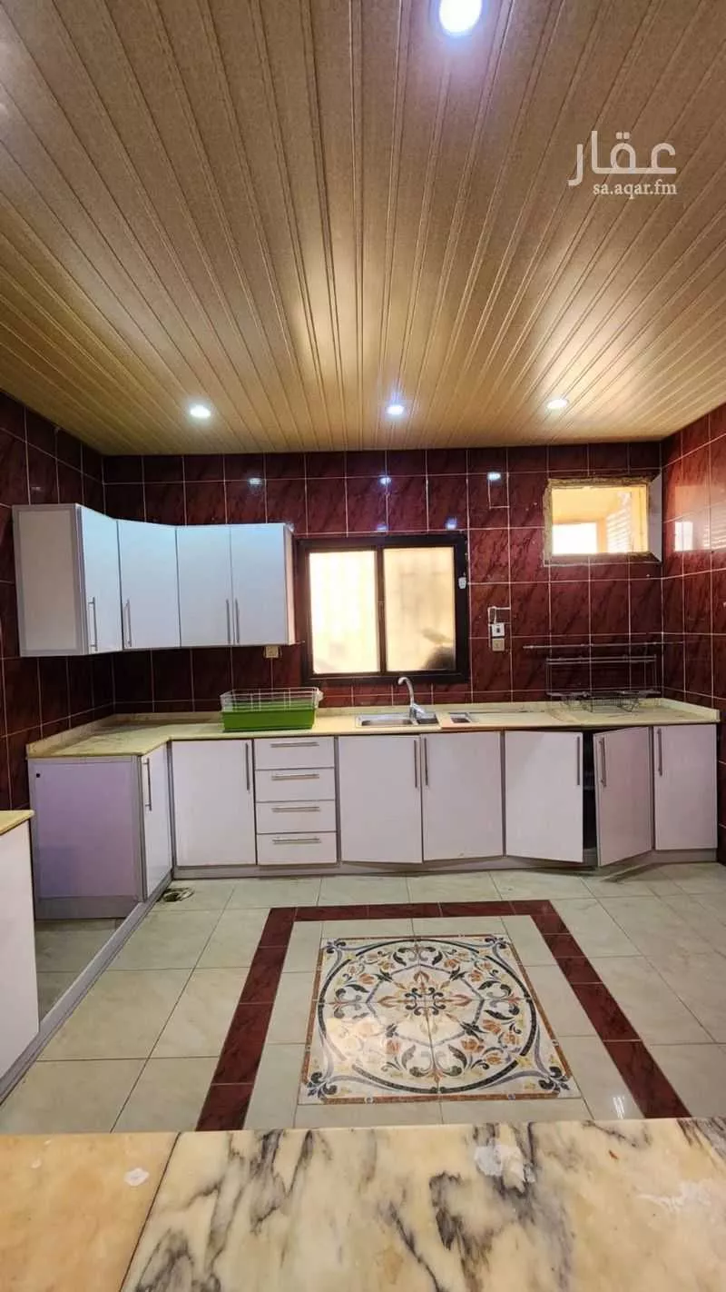 عمارة 660 م² في الرحاب 10