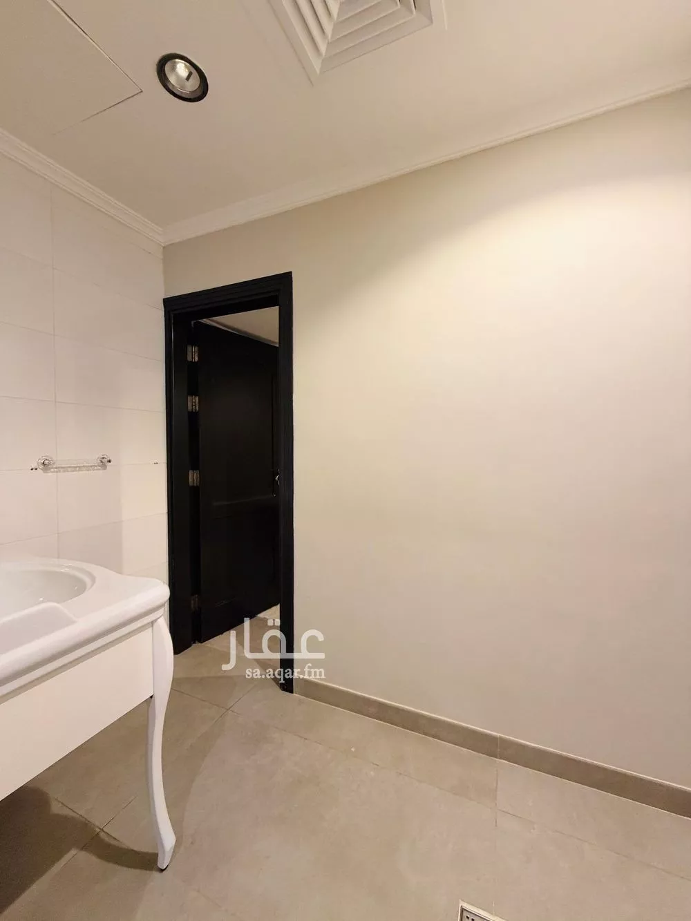 3 bedroom villa in Al Shati, Jeddah 5