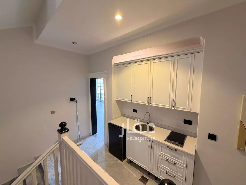 3 bedroom villa in Al Shati, Jeddah 13