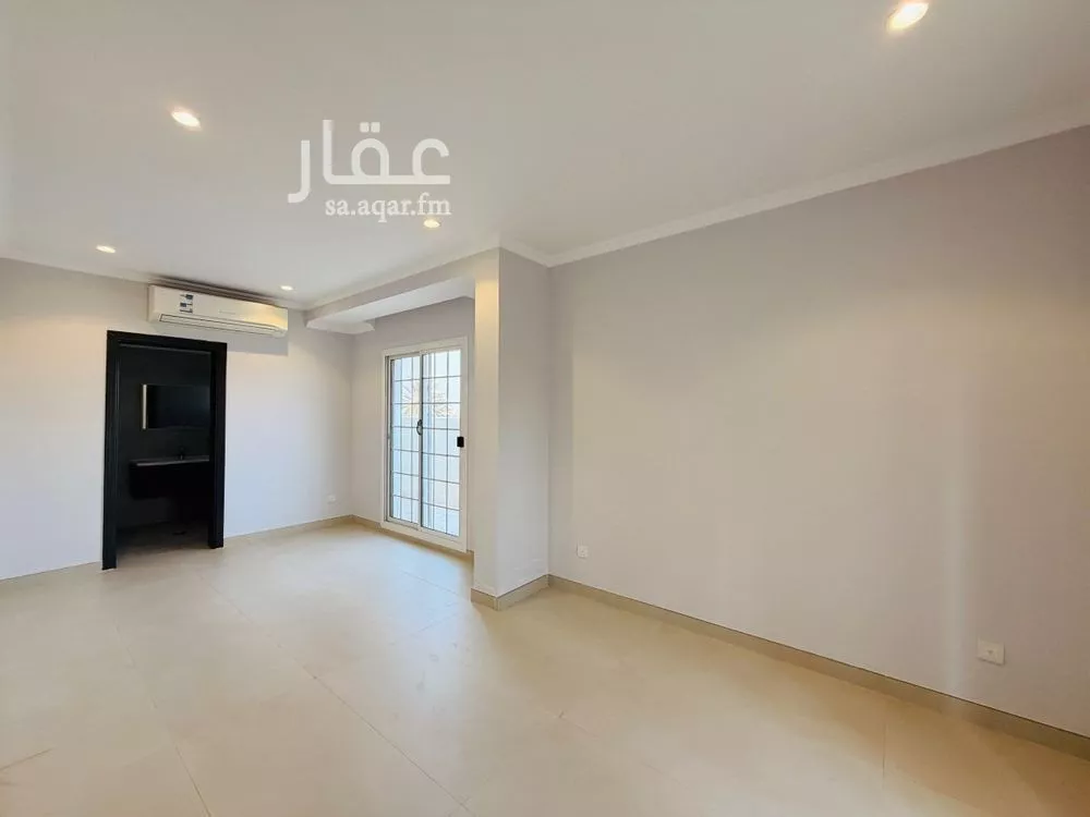 3 bedroom villa in Al Shati, Jeddah 15