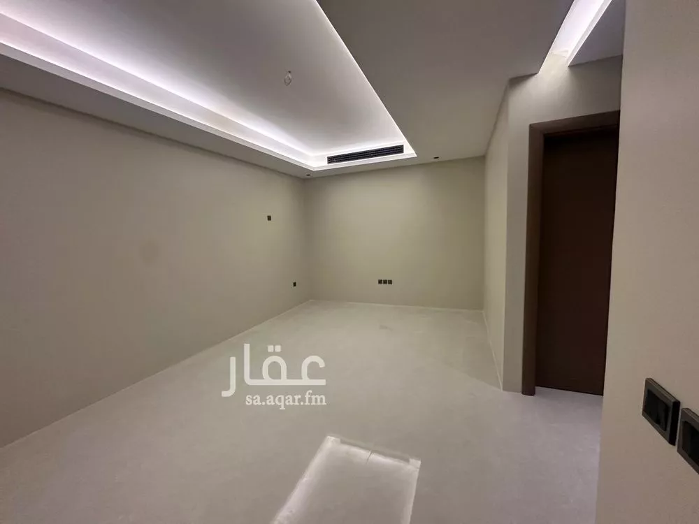 فيلا 8 غرف في المنتزة 3