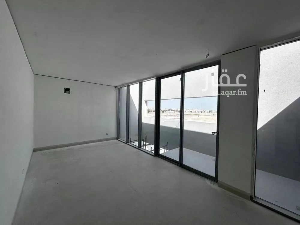 4 bedroom villa in Al Fanar 11