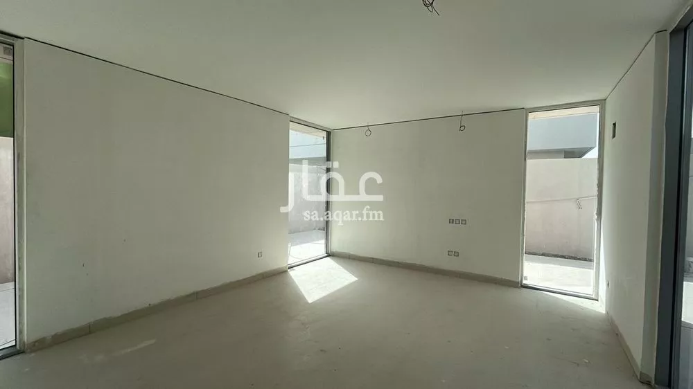 4 bedroom villa in Al Fanar 7