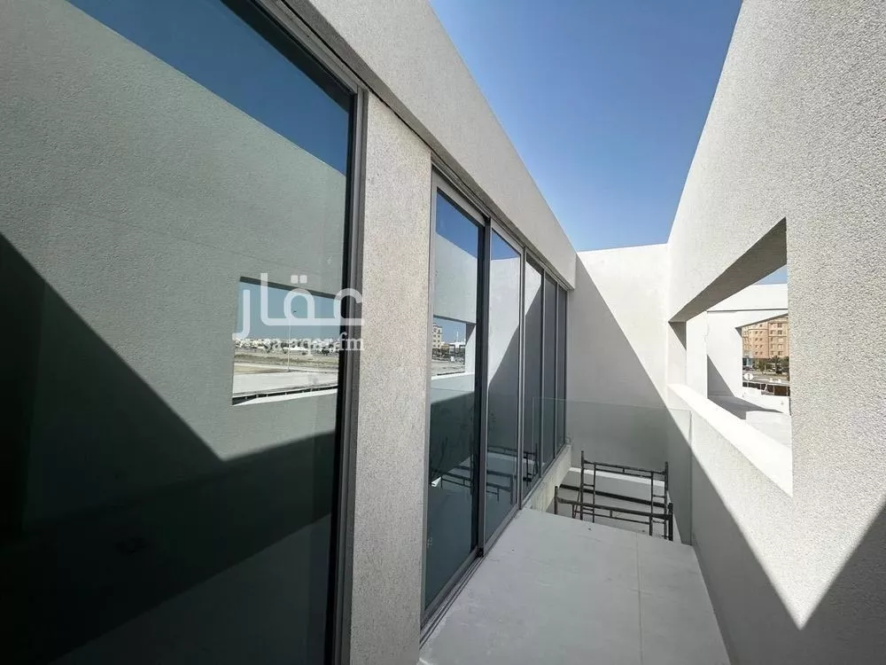 4 bedroom villa in Al Fanar 8