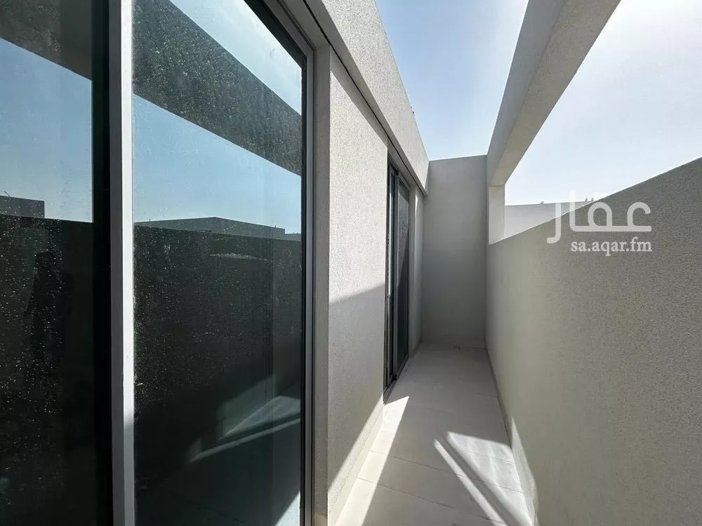 4 bedroom villa in Al Fanar 10