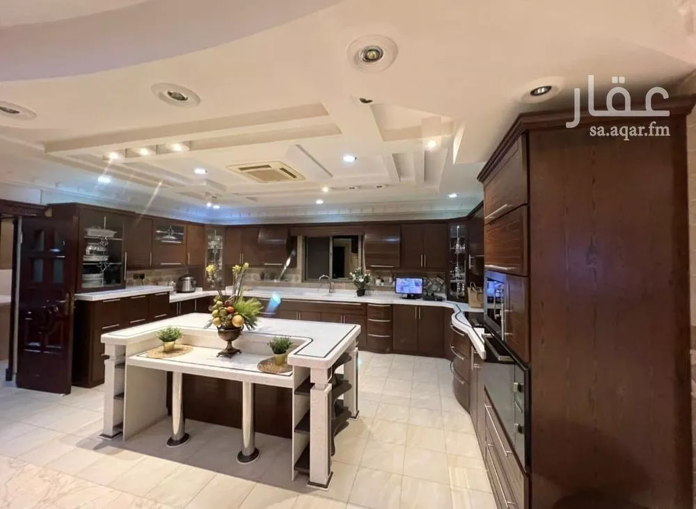 4 bedroom villa in Ash Shati Al Gharbi 8