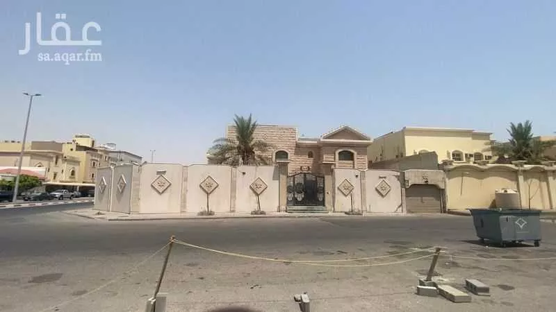 8 bedroom villa in Al Fayha 2
