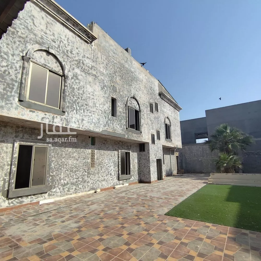 8 bedroom villa in Ash Shati Al Gharbi 2