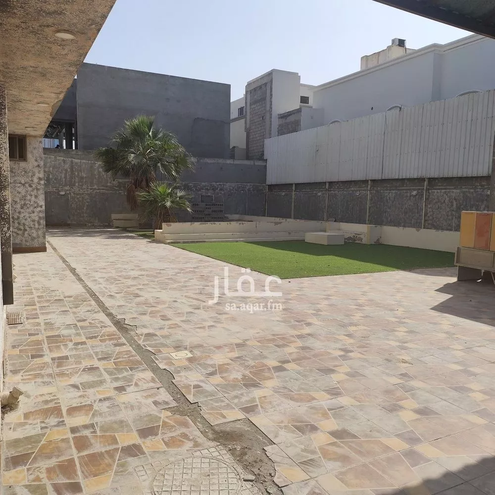 8 bedroom villa in Ash Shati Al Gharbi 13