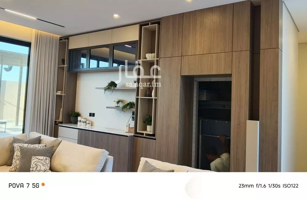 6 bedroom villa in Al Fanar 23