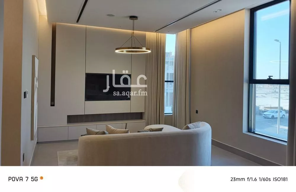 6 bedroom villa in Al Fanar 32
