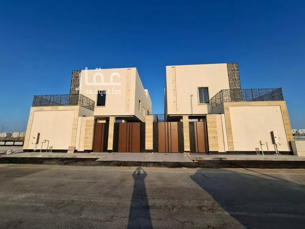 8 bedroom villa in As Saif 4