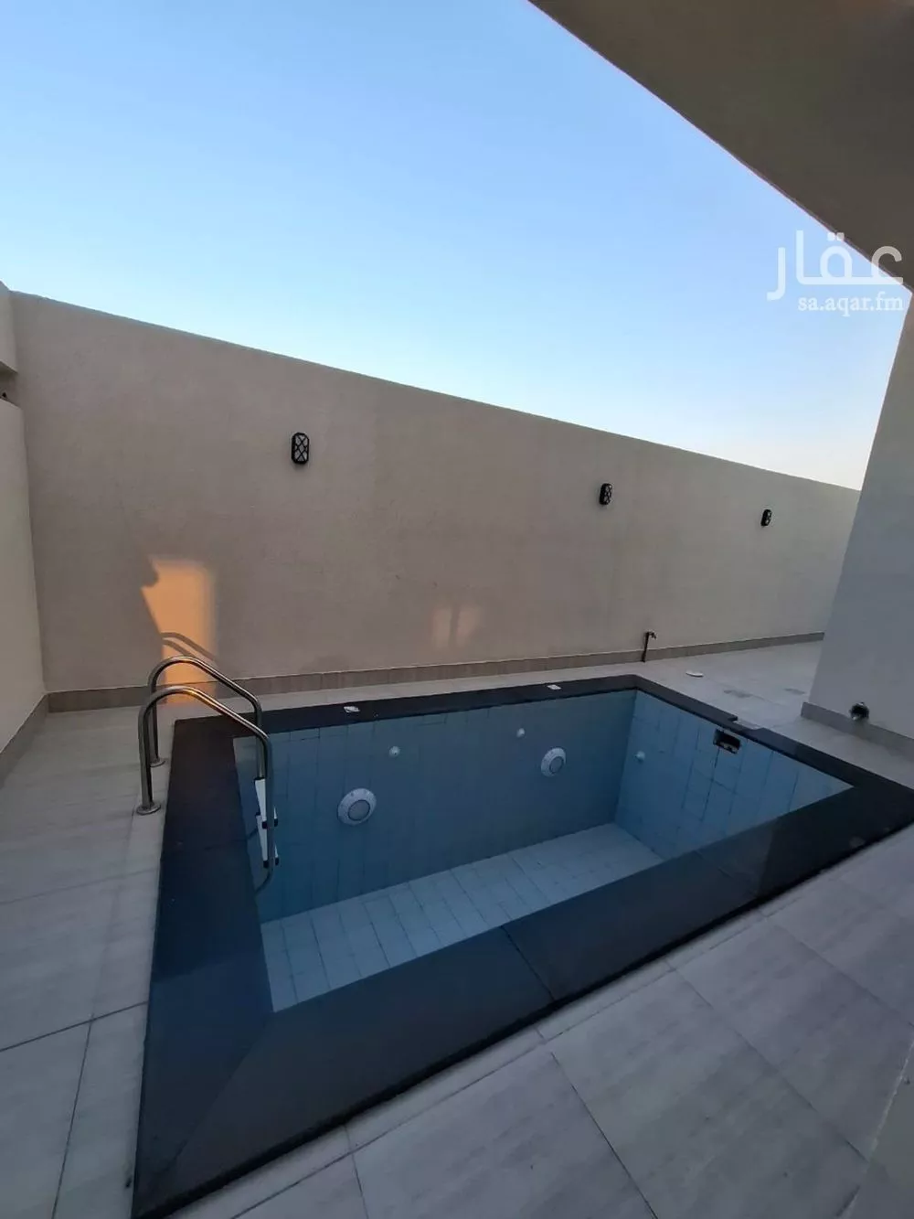 فيلا 8 غرف في السيف 2