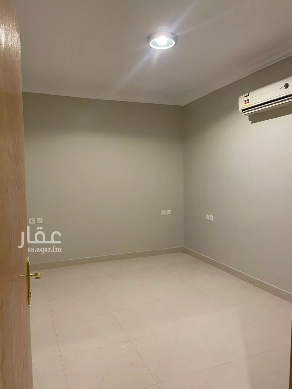 شقة 4 غرف في الملقا 3