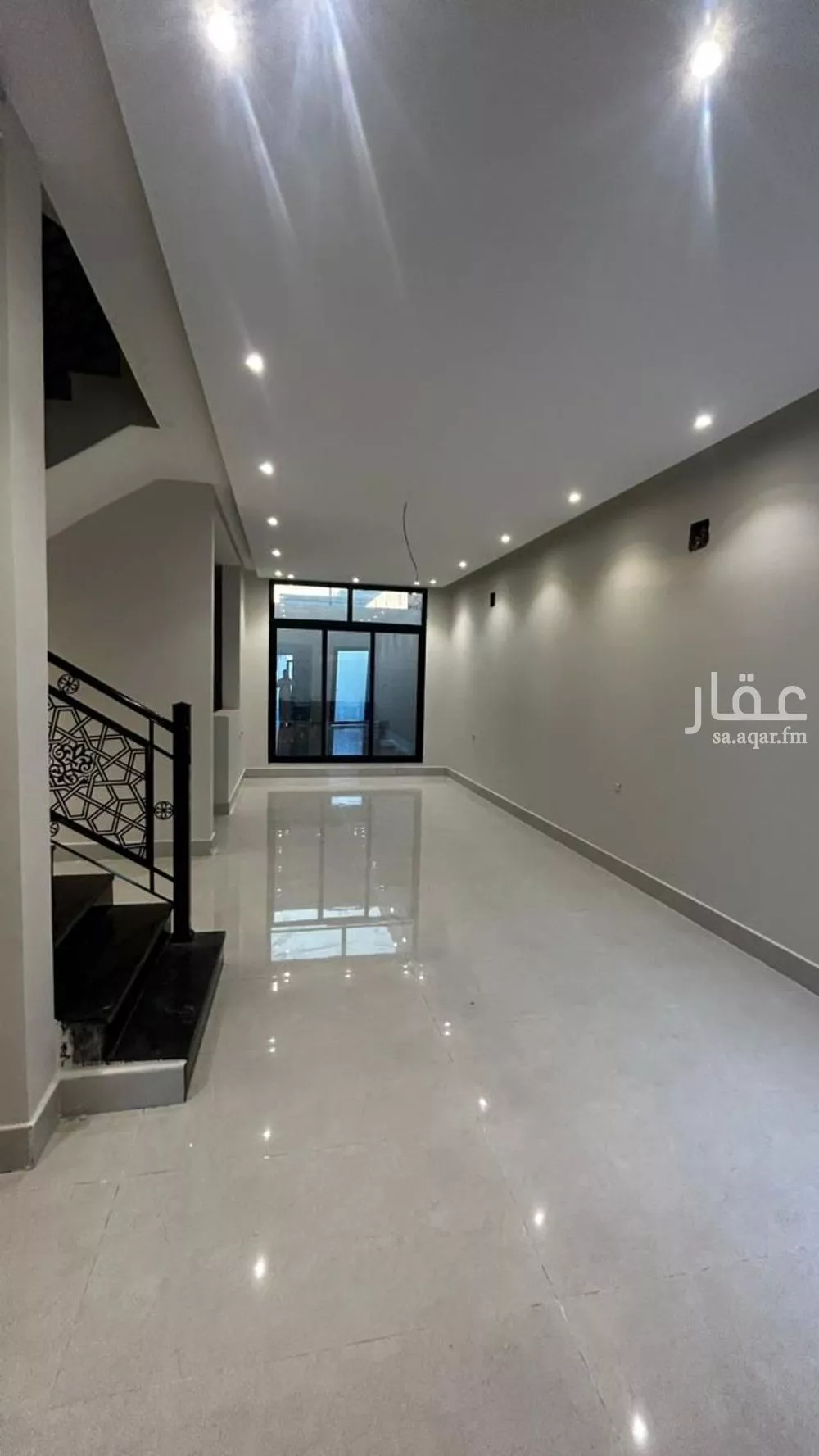 5 bedroom villa in Dahiat King Fahd 3