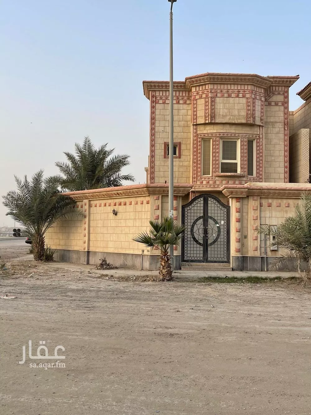 فيلا 8 غرف في ضاحية الملك فهد 2