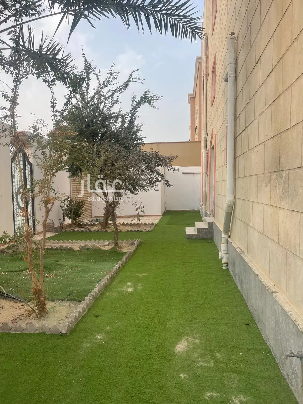 فيلا 8 غرف في ضاحية الملك فهد 14