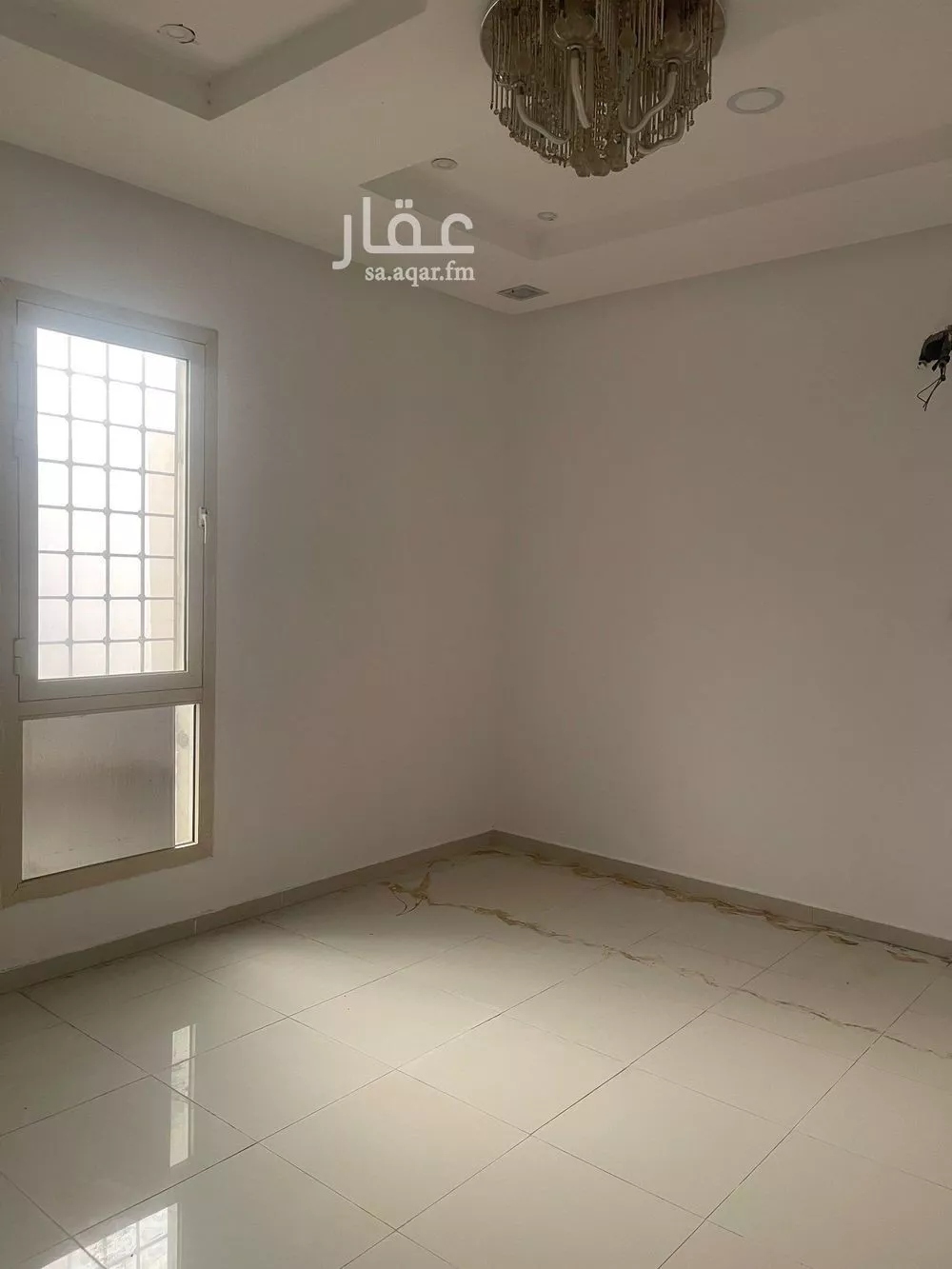 فيلا 8 غرف في ضاحية الملك فهد 15