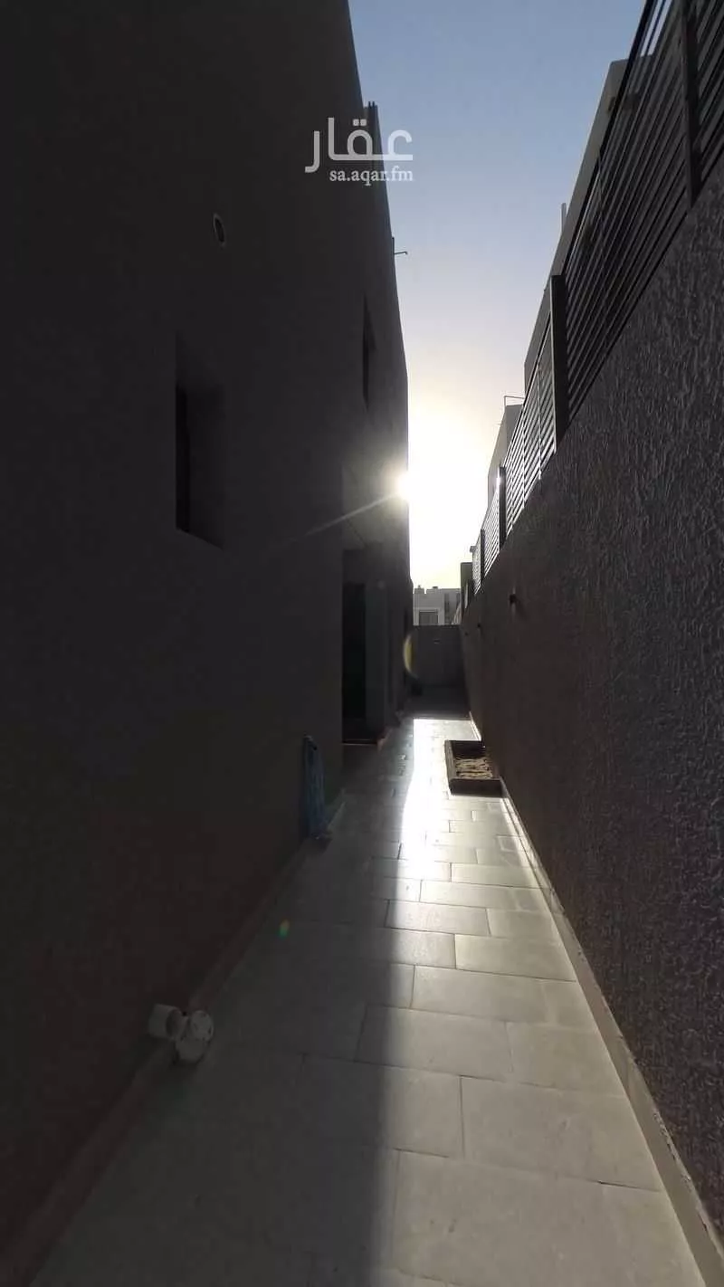فيلا 5 غرف في ضاحية الملك فهد 2