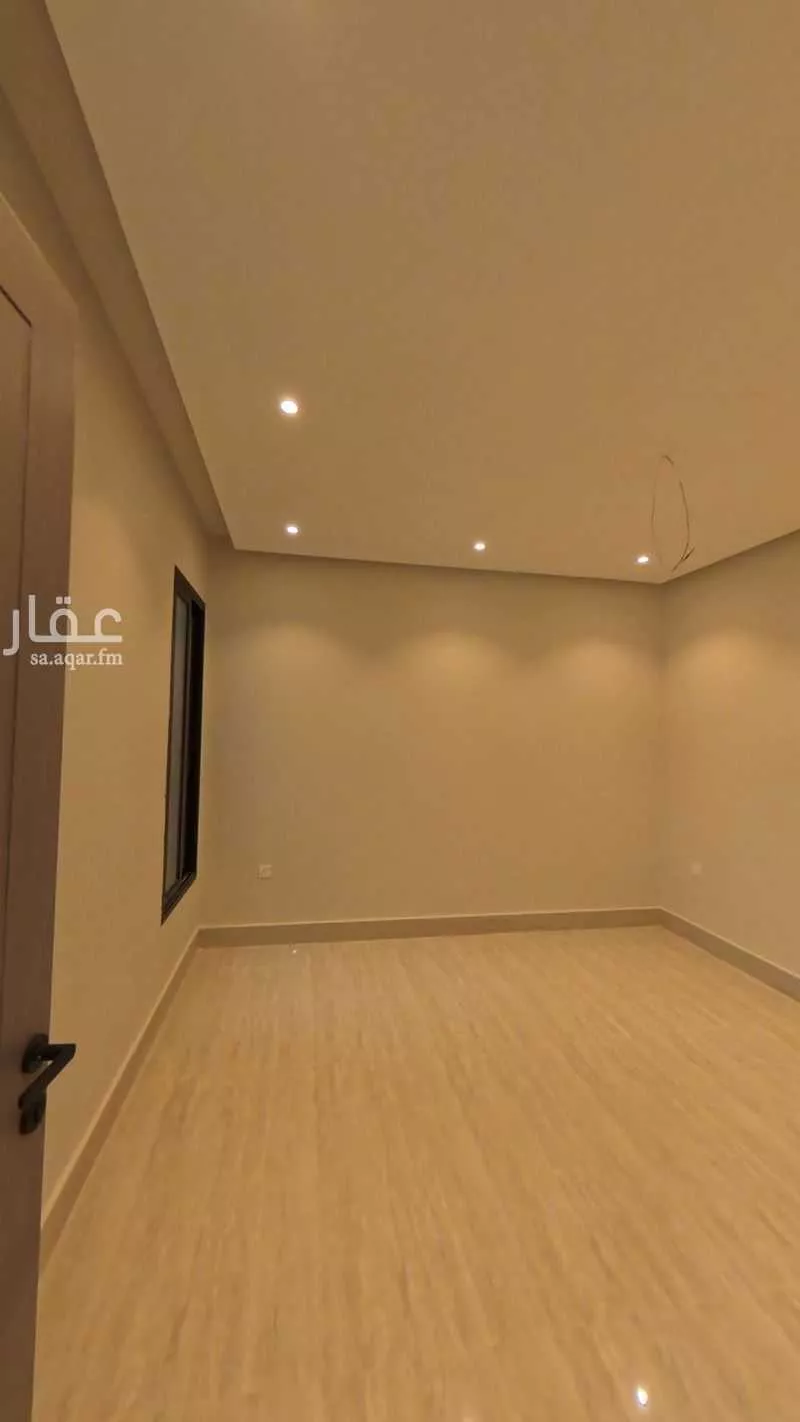 فيلا 5 غرف في ضاحية الملك فهد 12