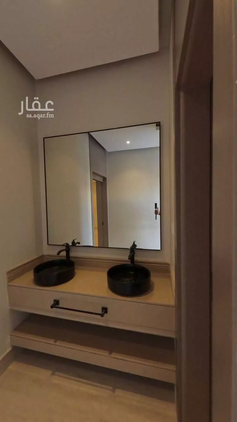 فيلا 5 غرف في ضاحية الملك فهد 7