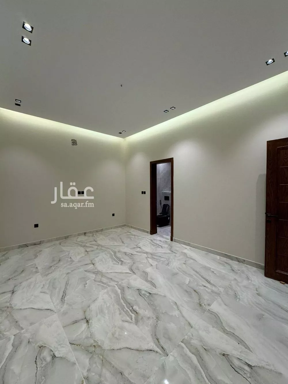 4 bedroom villa in Qasr Al Khaleej 5