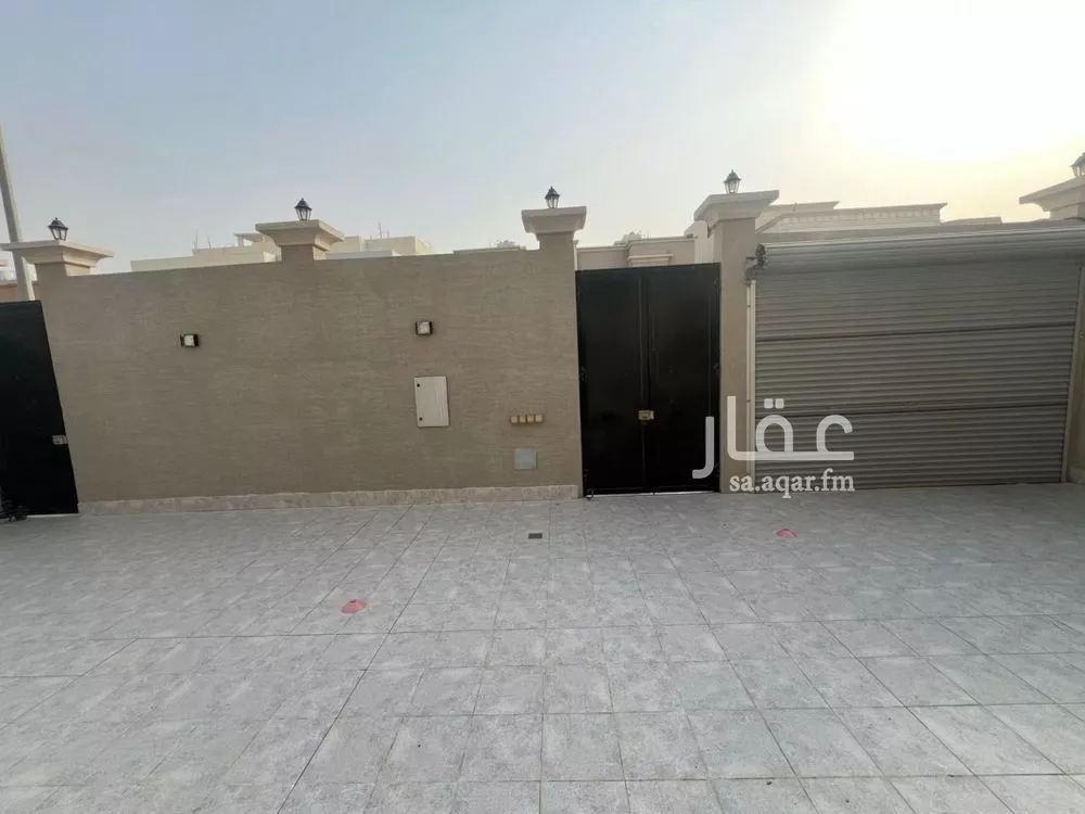 فيلا 7 غرف في الشرق 2