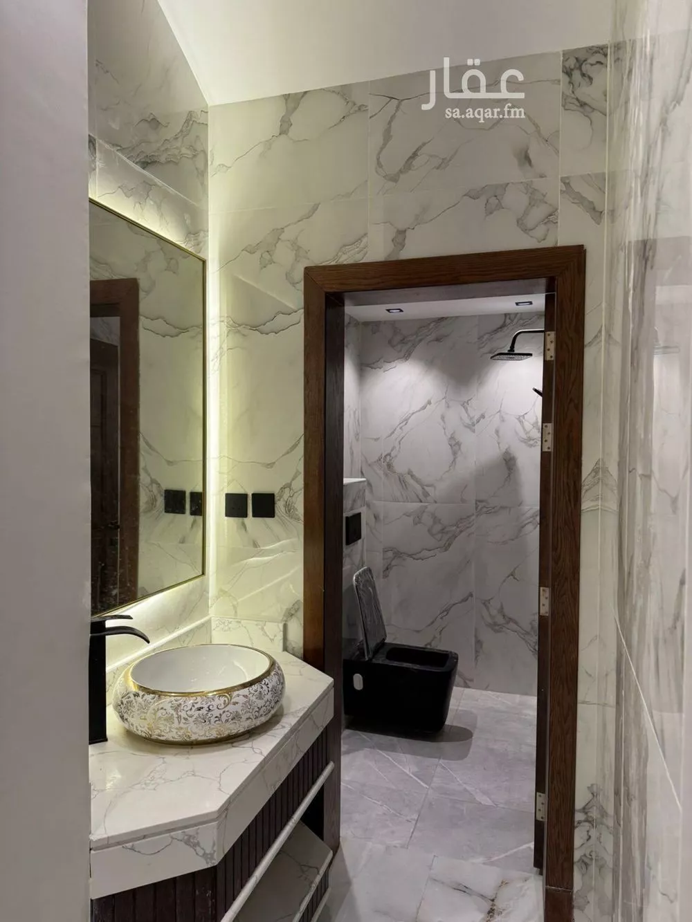 5 bedroom villa in Qasr Al Khaleej 5