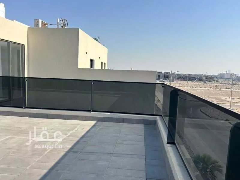 فيلا 5 غرف في السيف 7