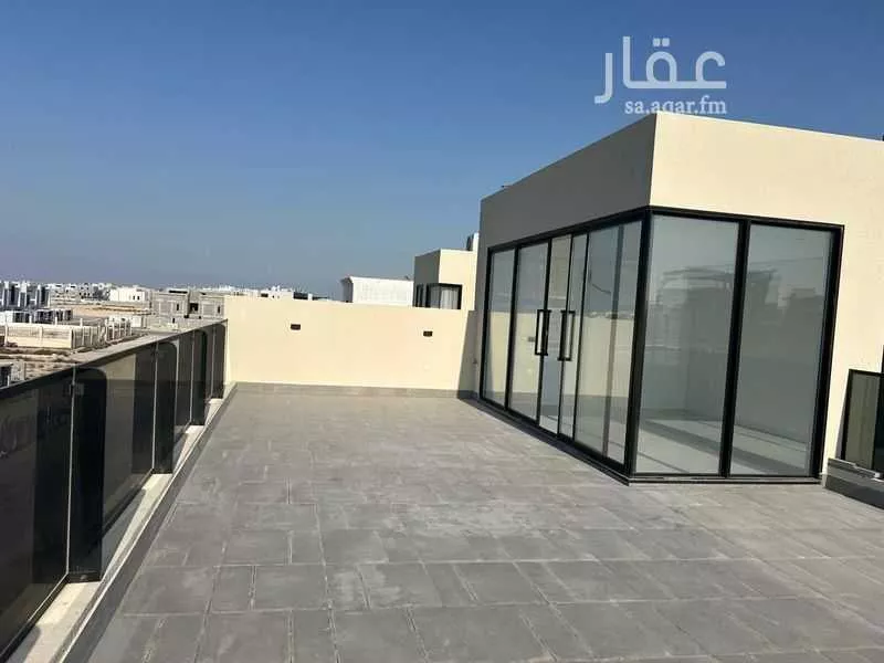 فيلا 5 غرف في السيف 8