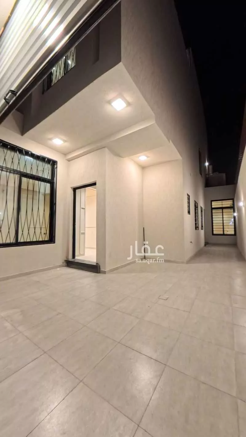 فيلا 6 غرف في احد 17