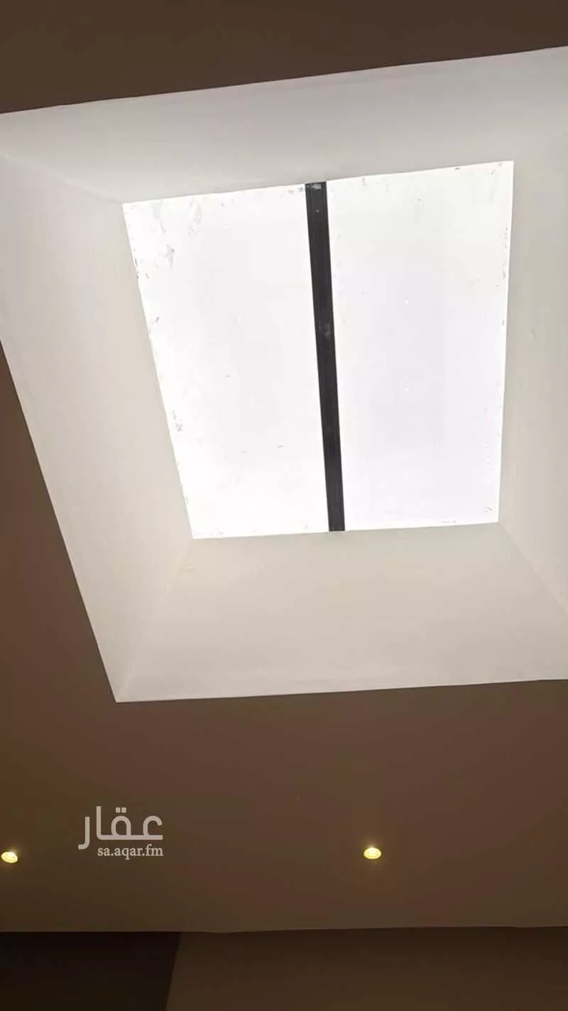 فيلا 8 غرف في ضاحية الملك فهد 4
