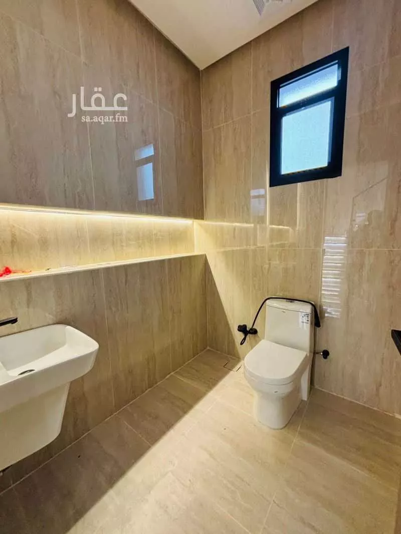 فيلا 8 غرف في ضاحية الملك فهد 10