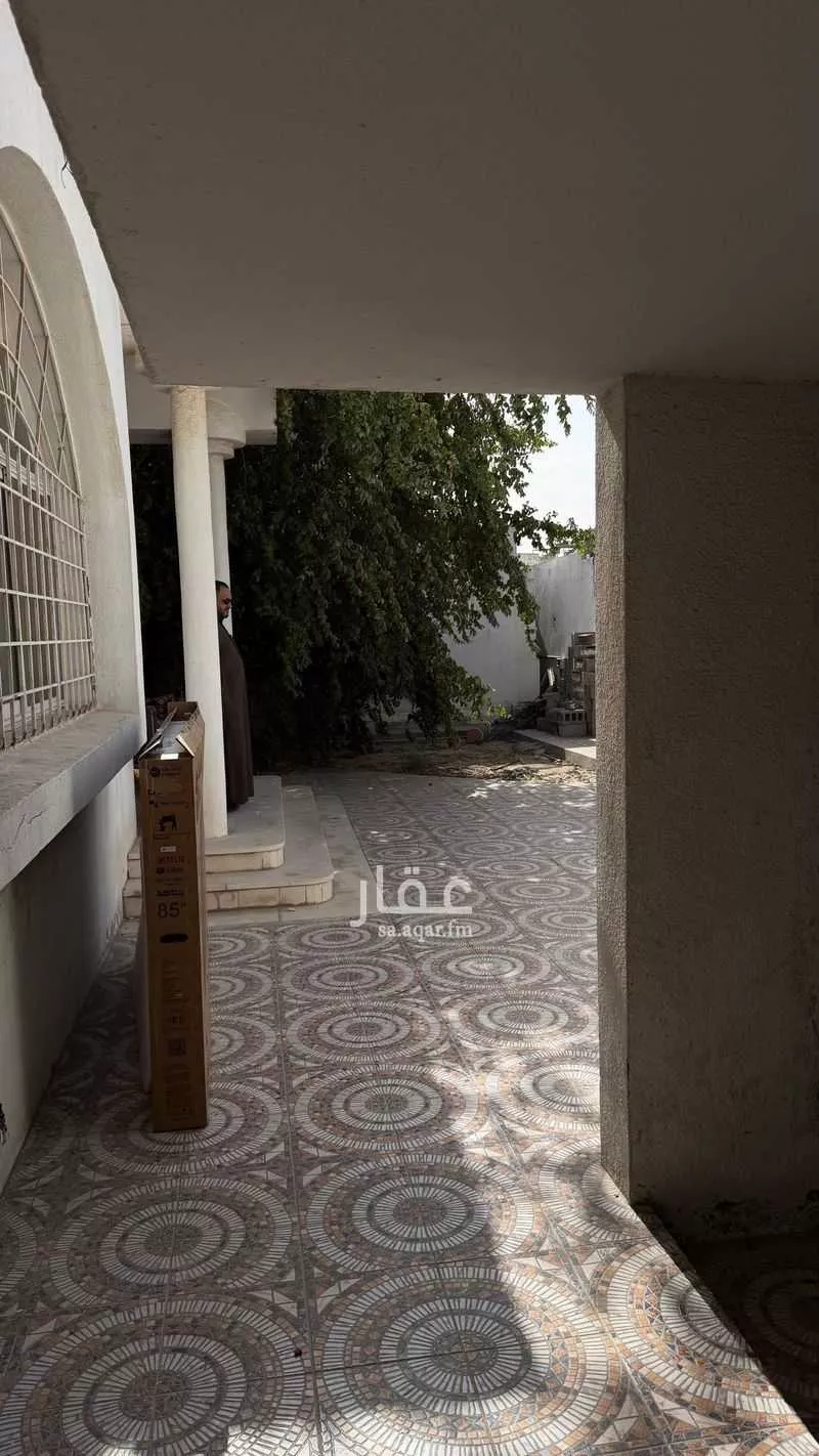 فيلا 7 غرف في احد 6