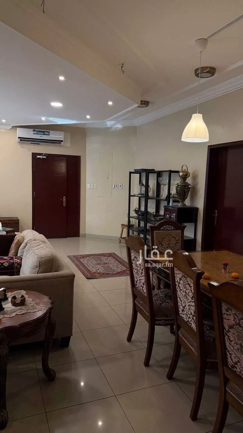 فيلا 7 غرف في احد 9