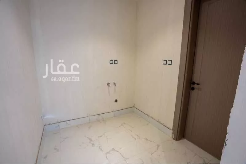 فيلا 7 غرف في ضاحية الملك فهد 5