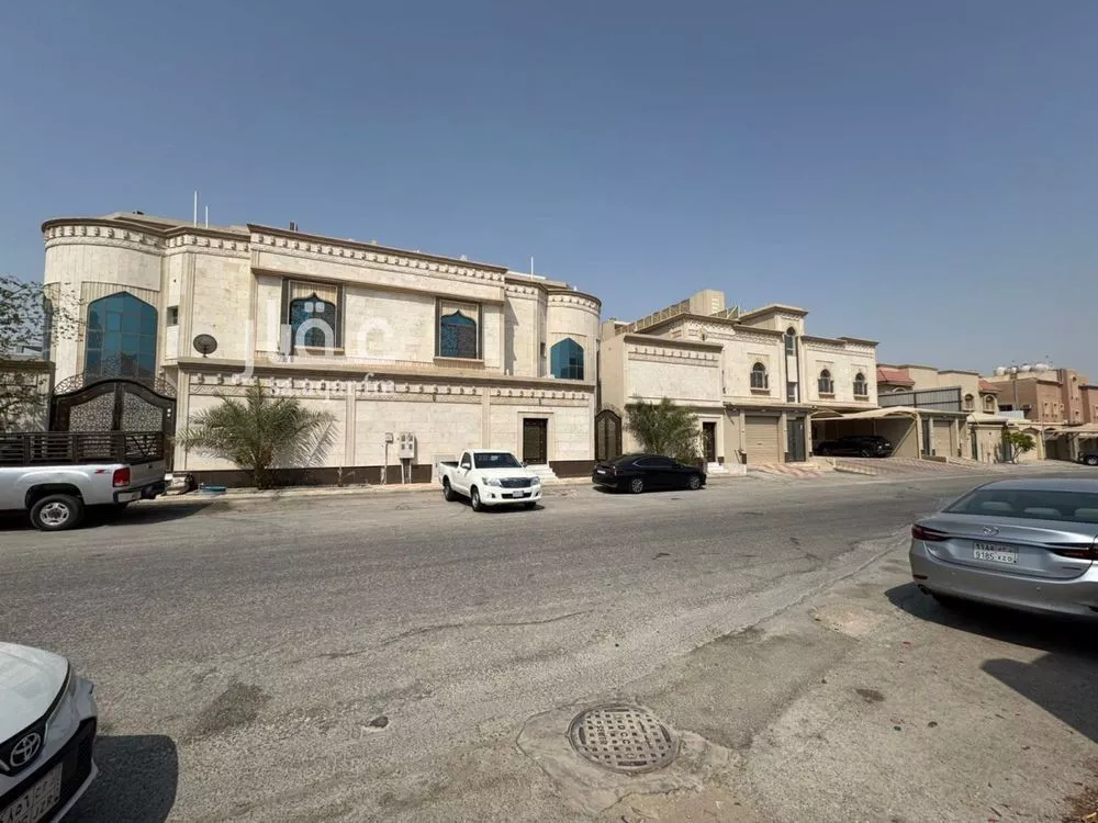 8 bedroom apartment in Ash Shulah 3