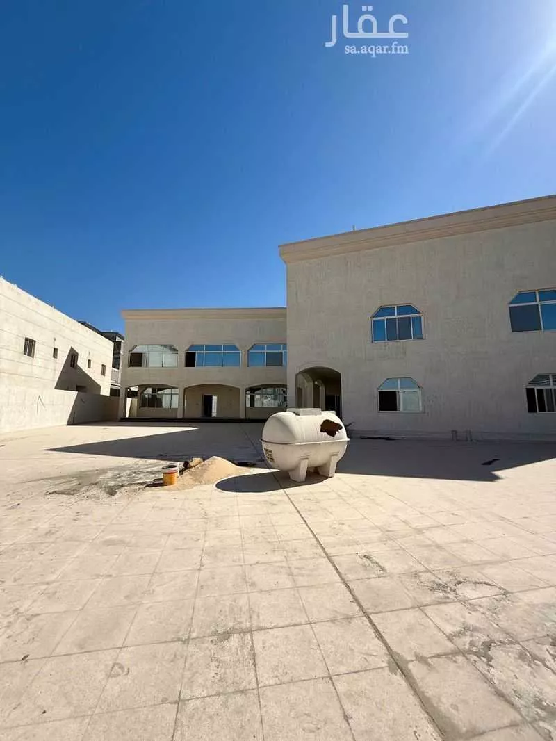 5 bedroom villa in Al Dabab 2