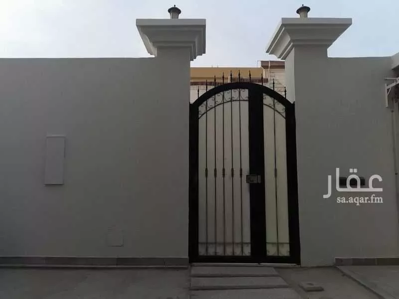 فيلا 5 غرف في الشعلة 6