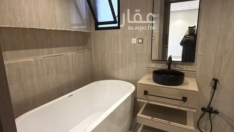 فيلا 7 غرف في ضاحية الملك فهد 13