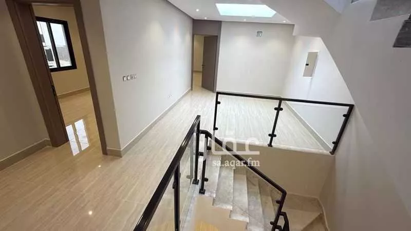 فيلا 7 غرف في ضاحية الملك فهد 8