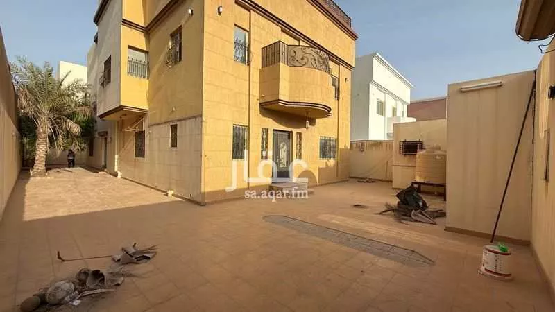 8 bedroom villa in East Beach 6