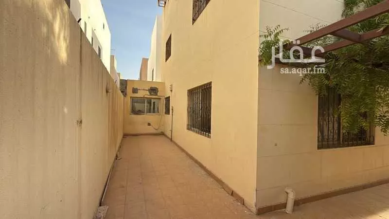 8 bedroom villa in East Beach 7