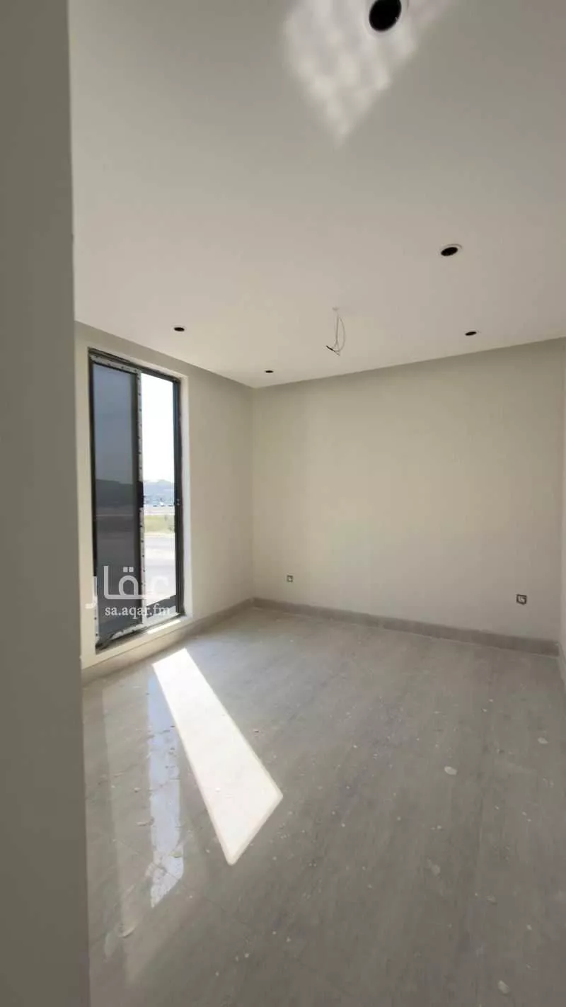 6 bedroom villa in Dahiat King Fahd 21