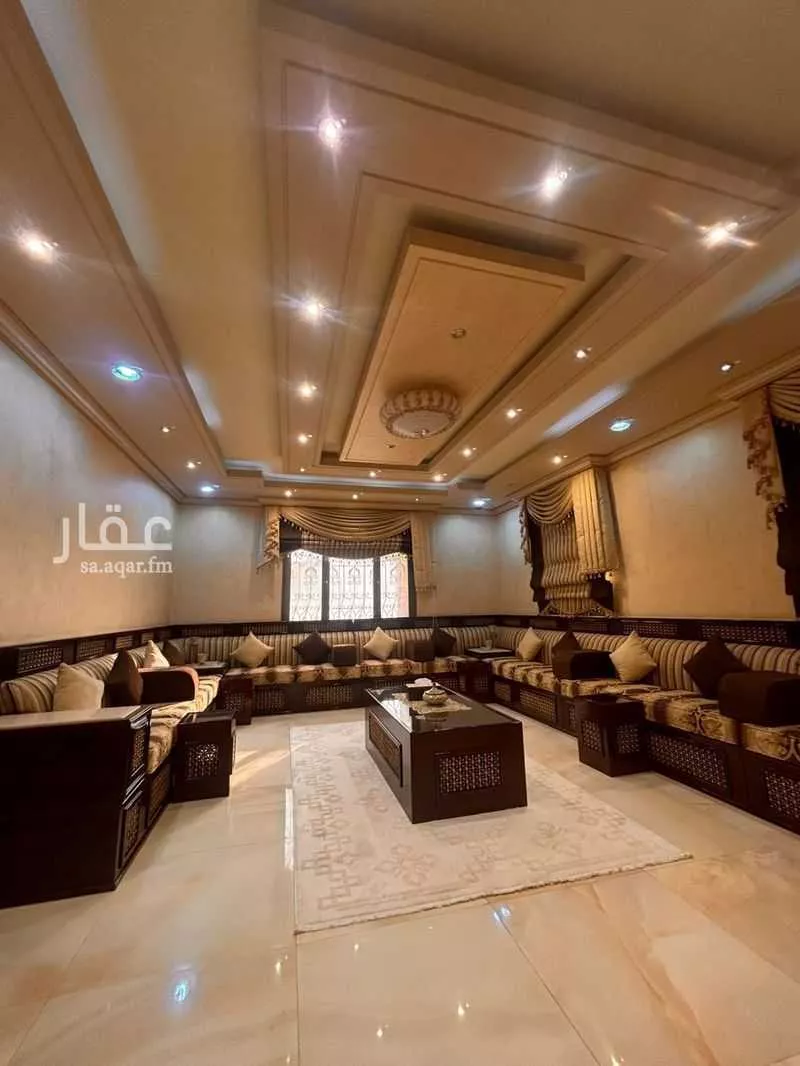 فيلا 5 غرف في الضباب 6