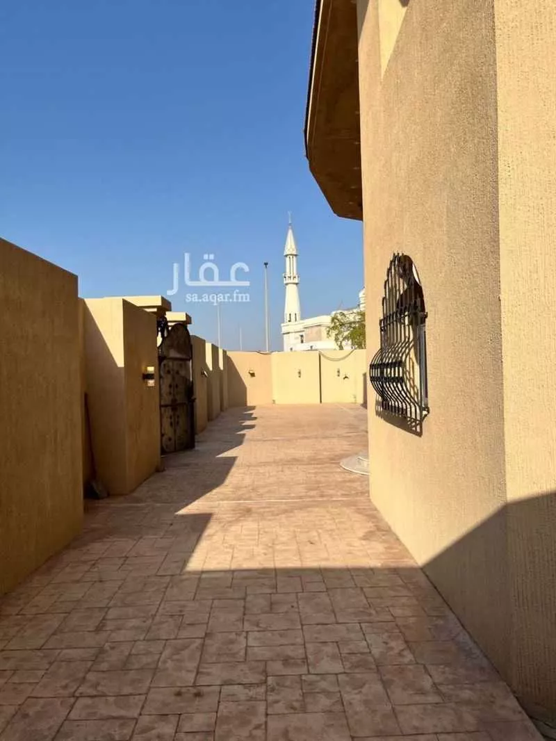 6 bedroom villa in Al Hamra 21