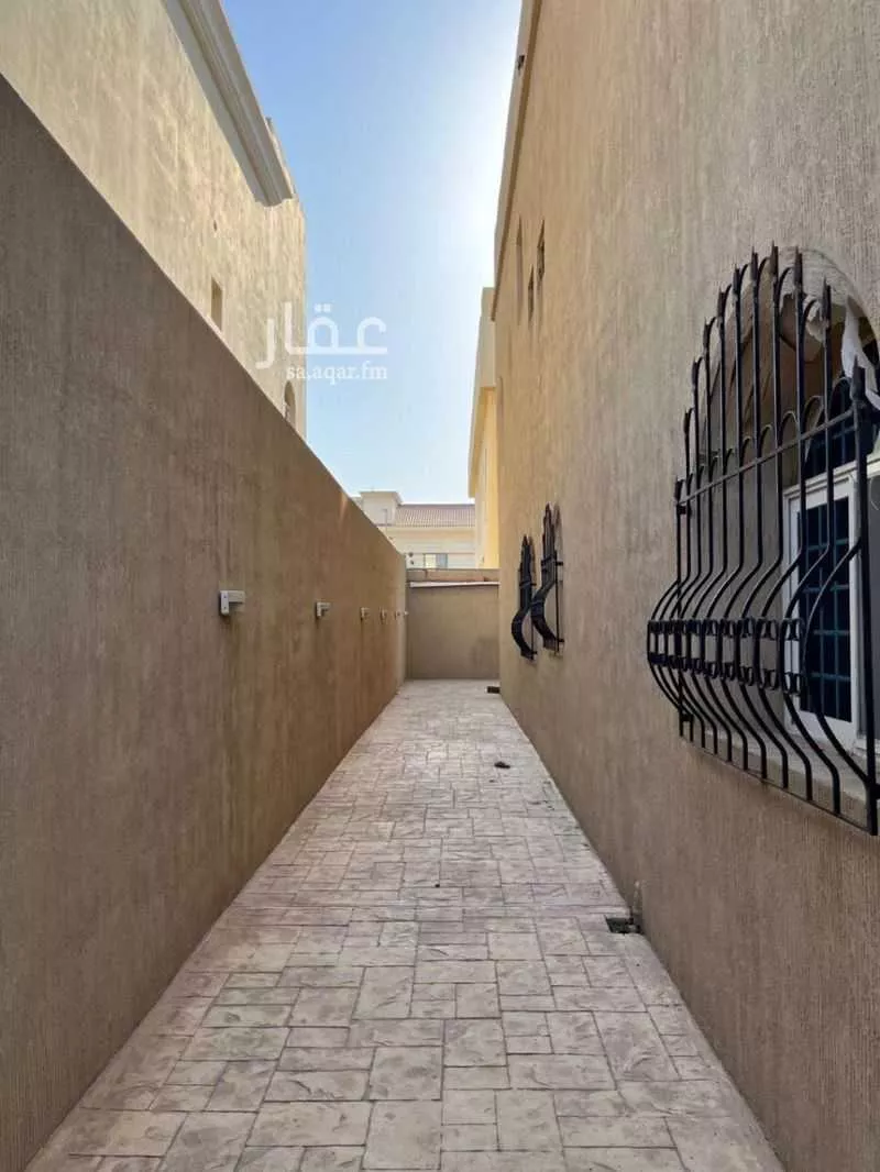 6 bedroom villa in Al Hamra 23