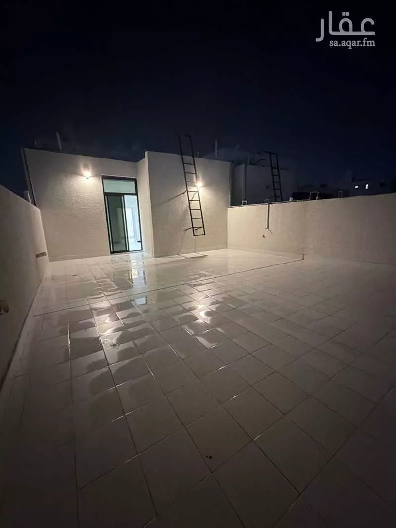 فيلا 9 غرف في طيبة 15