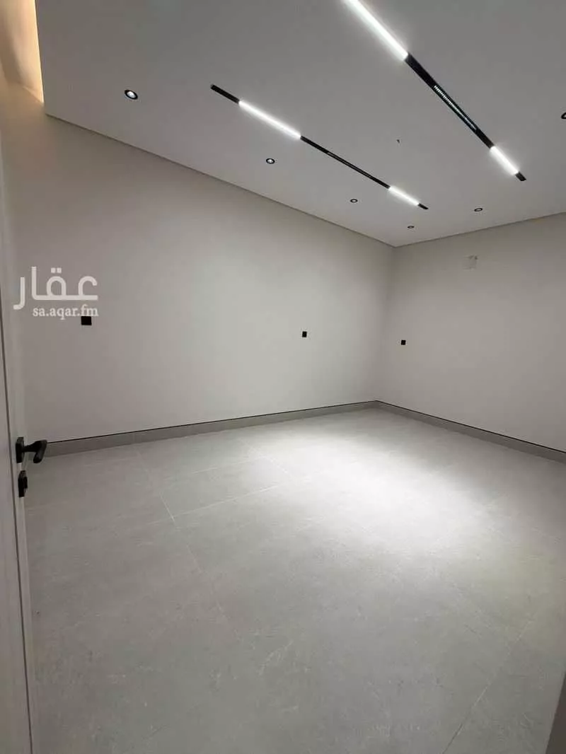 فيلا 9 غرف في طيبة 6