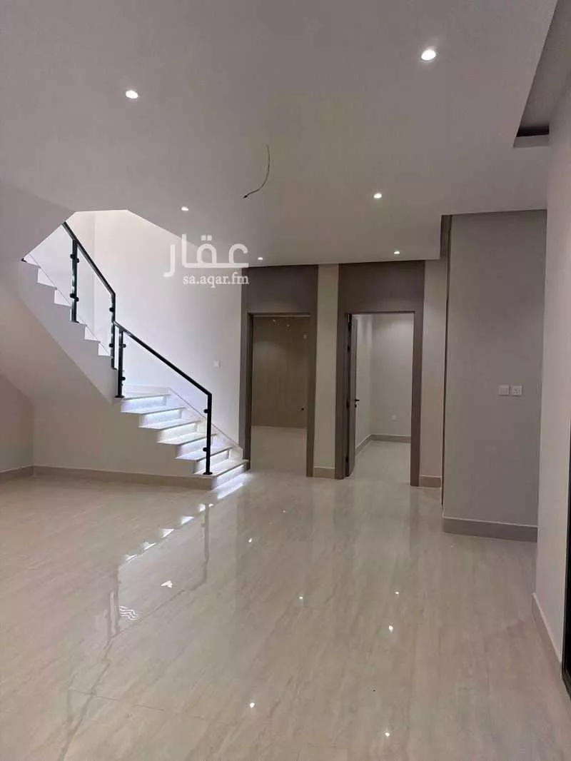 5 bedroom villa in Dahiat King Fahd 4